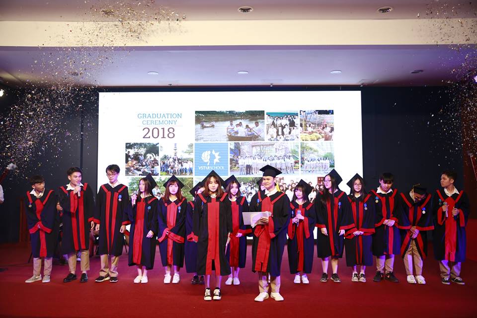 LỄ TRI ÂN VÀ TRƯỞNG THÀNH KHỐI 12 (NĂM HỌC 2017 - 2018)