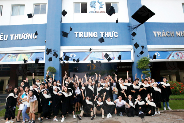 LỄ TRI ÂN VÀ TRƯỞNG THÀNH KHỐI 12 (2019-2020)